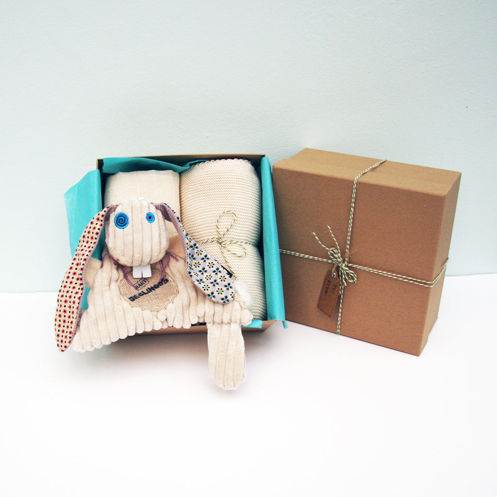 Lapinos Rabbit Gift Box with 100% Organic Cotton Blanket, a Organic Muslin Square and a Lapinos Rabbit Comforter